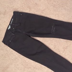 Levi's black crop jeans